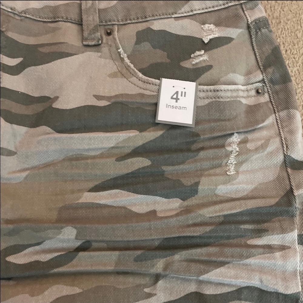 Size 18 - Picture 2 of 3